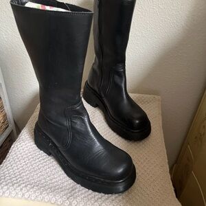 Vintage Dr. Martens Black Leather Women's platform Boots us size 6